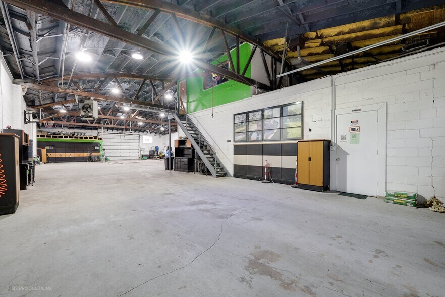 More Photos Of 7737 S Kedzie Ave, Chicago Carwash For Sale