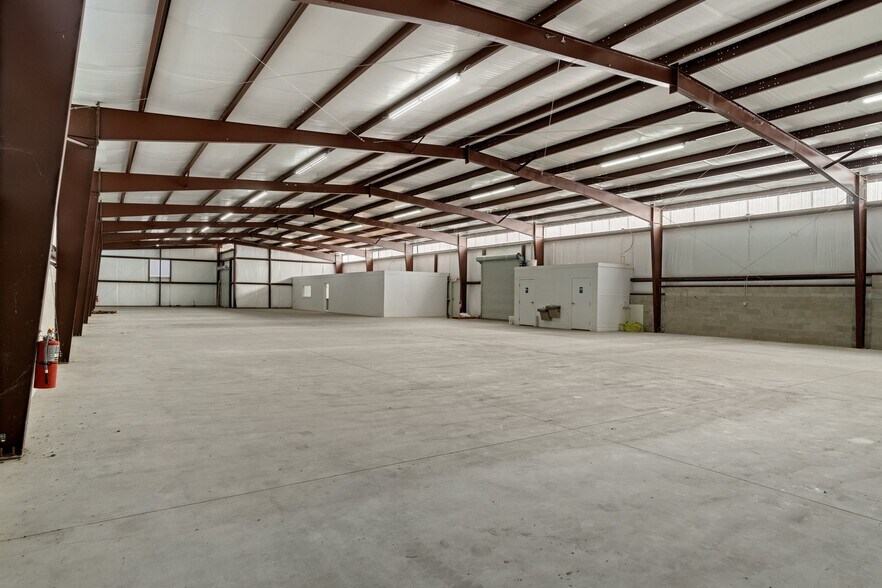 More Photos Of 1174 Plaza Pl, Inverness Industrial For Lease