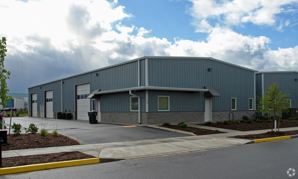 More Photos Of 175 Cap St, Eugene Warehouse For Lease