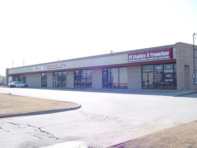 Primary Photo Of 411 Twain Curv, Montgomery General Retail For Lease