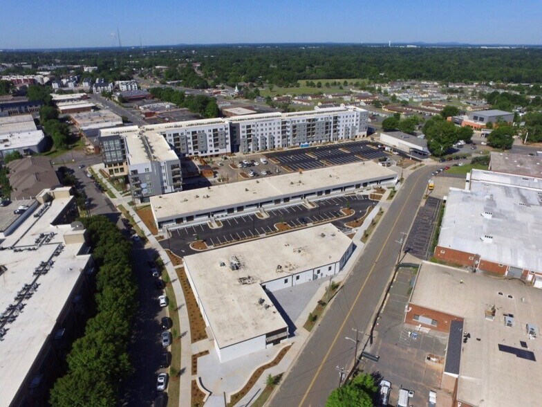 More Photos Of 2202-2210 Hawkins St, Charlotte General Retail For Sale