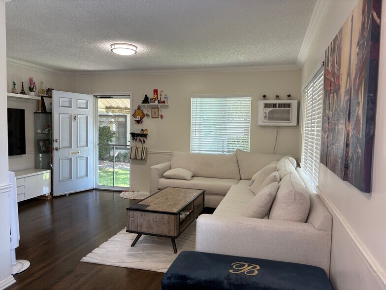 More Photos Of 140 N Pass Ave, Burbank Apartments For Sale