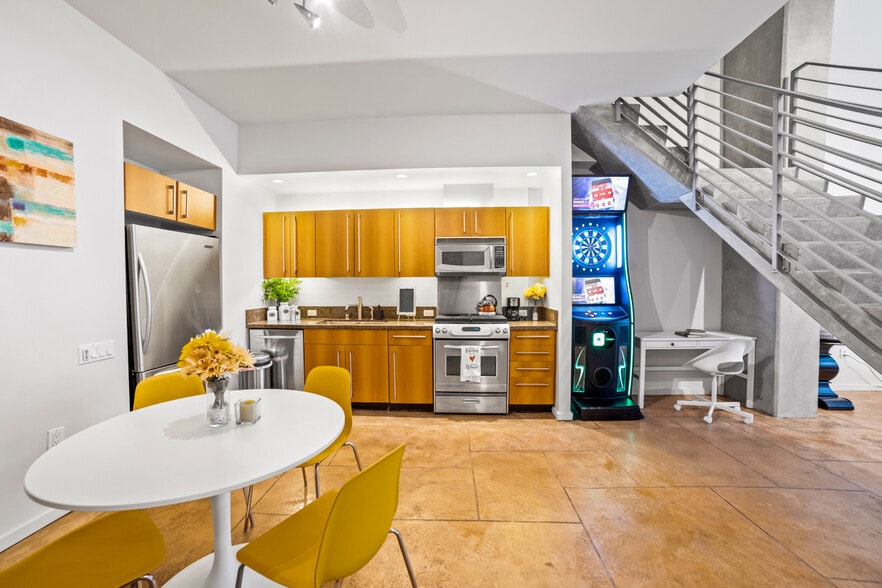More Photos Of 350 11th Ave, San Diego Apartments For Sale