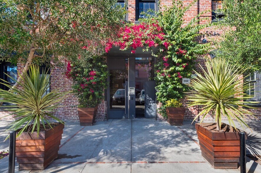 More Photos Of 660 York St, San Francisco Loft Creative Space For Lease