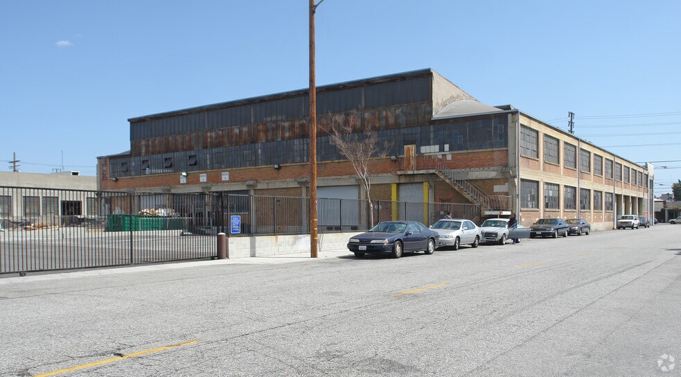 More Photos Of 4355 Fruitland Ave, Vernon Warehouse For Lease