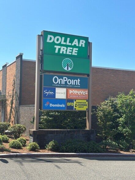 More Photos Of 14621-14629 SE McLoughlin Blvd, Portland Storefront Retail Office For Sale