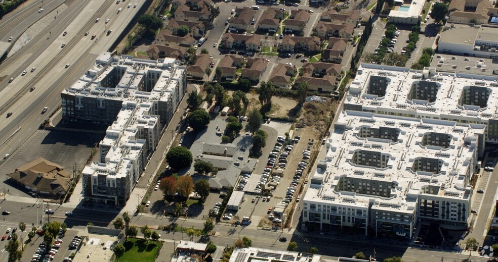 More Photos Of 2112-2116 E 1st St, Santa Ana Apartments For Lease