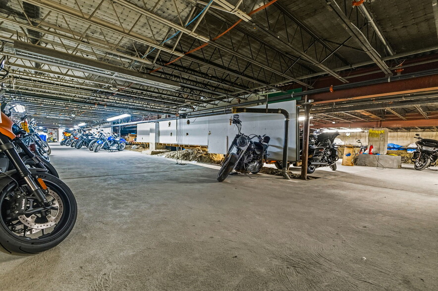 More Photos Of 8 Industrial Ln, New Rochelle Auto Dealership For Sale