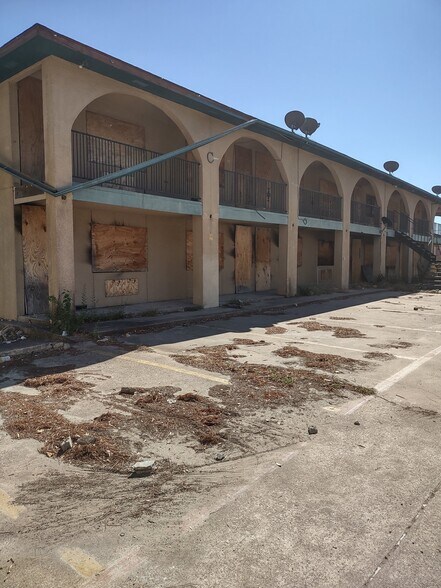 More Photos Of 1216 Interstate Highway 30, Greenville Hotel For Sale
