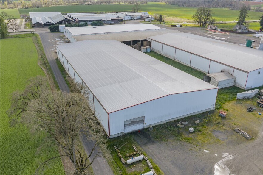 More Photos Of 6011 Grinde Ln NE, Silverton Flex For Lease