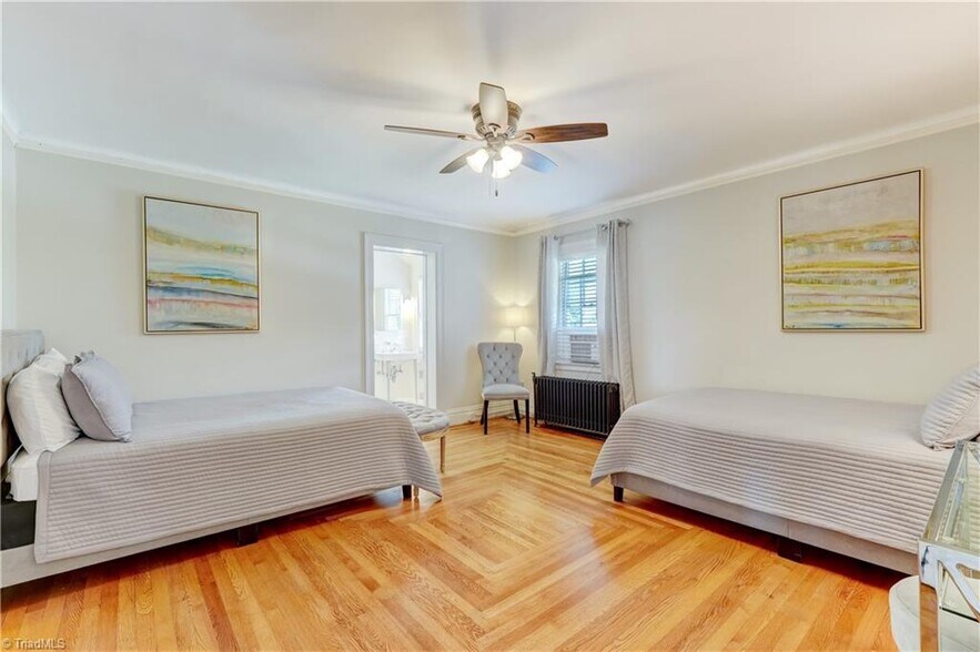 More Photos Of 17 E Main St, Thomasville Storefront Retail Office For Sale