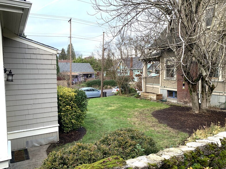 More Photos Of 3118 SE Yamhill St, Portland Apartments For Sale