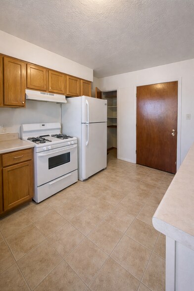 More Photos Of 1333-1339 San Mateo Blvd SE, Albuquerque Apartments For Sale