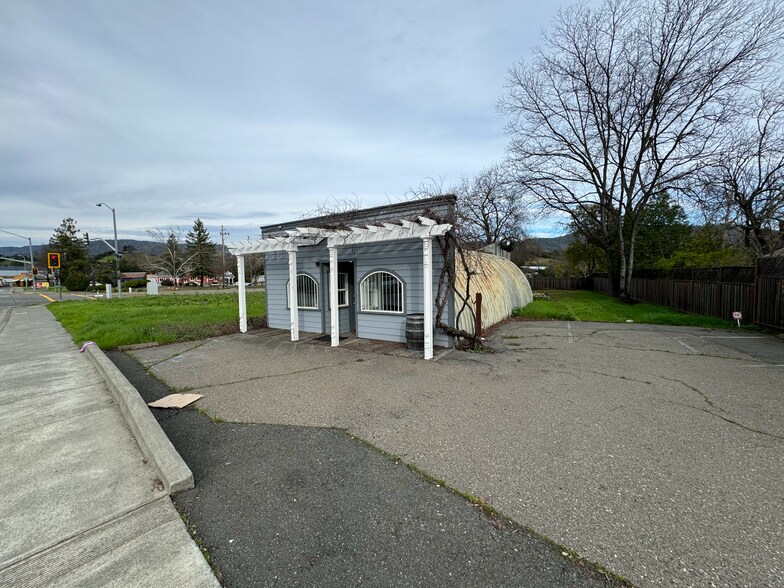 More Photos Of 314 S Cloverdale Blvd, Cloverdale Office For Lease