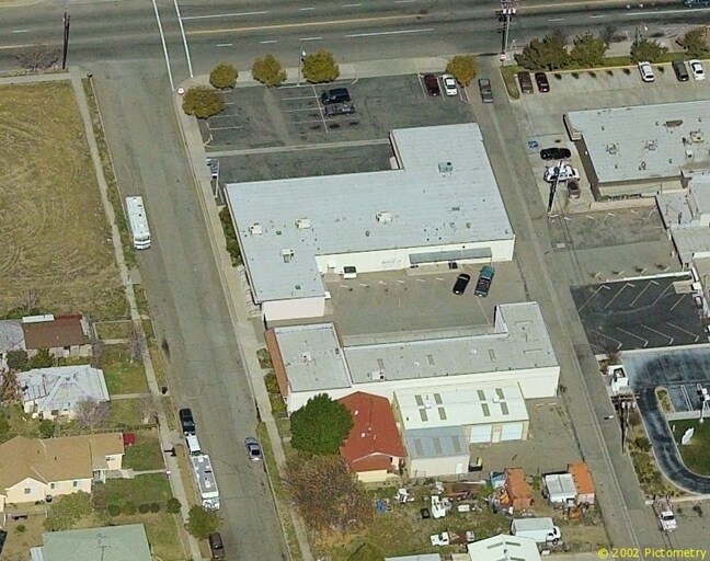 More Photos Of 211-219 S Orange Ave, Rialto Warehouse For Lease
