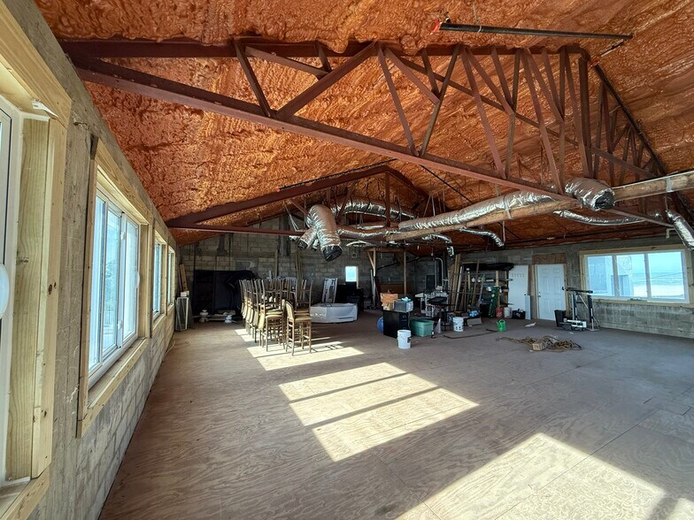 More Photos Of 1855 Gulf Blvd, Englewood Bar For Sale