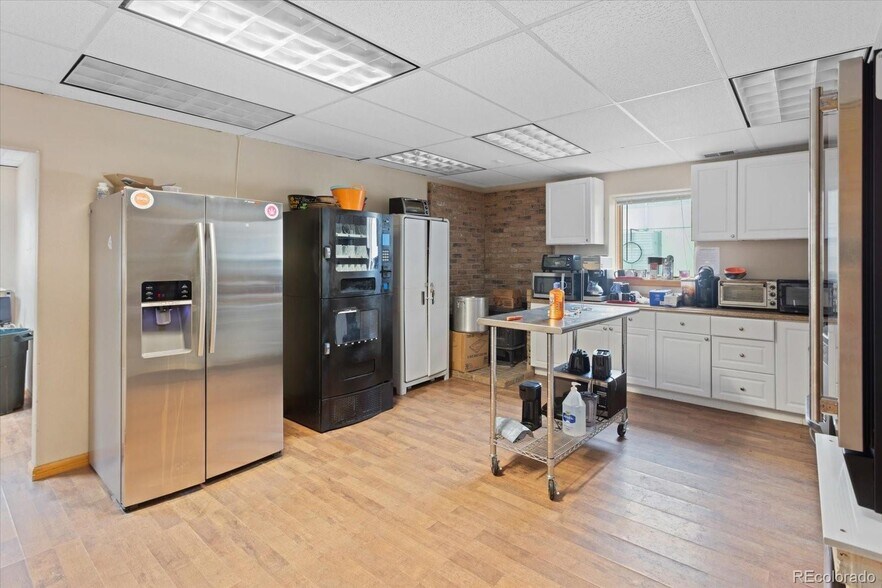 More Photos Of 7800 7706 7708 7710 County Rod 152, Salida Manufacturing For Sale