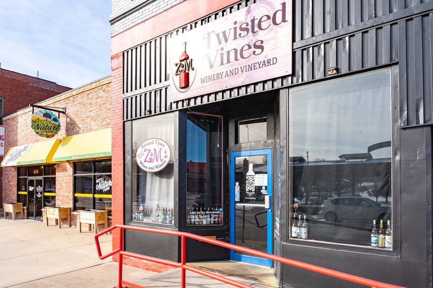 More Photos Of 620 Cherokee St, Leavenworth Storefront Retail Office For Sale