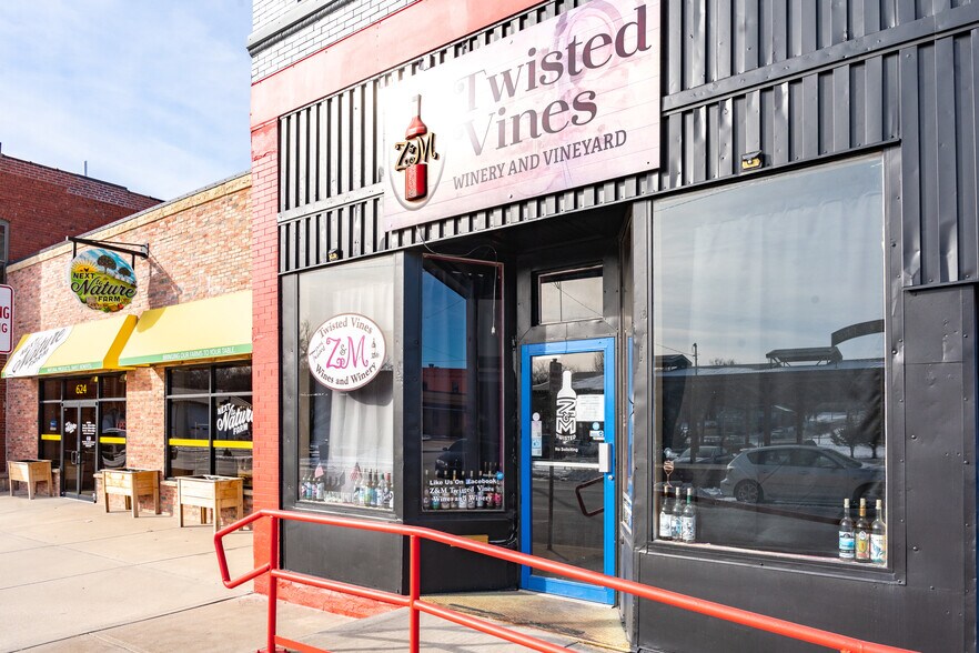 More Photos Of 620 Cherokee St, Leavenworth Storefront Retail Office For Sale