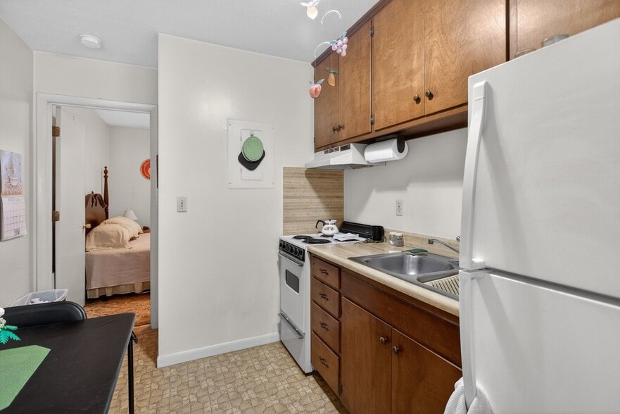 More Photos Of 990 Chicago Ave, Harrisonburg Apartments For Sale