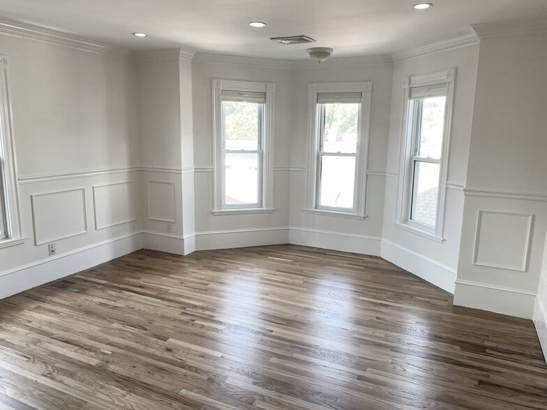 More Photos Of 8 White Ave, Chestnut Hill Multifamily For Sale