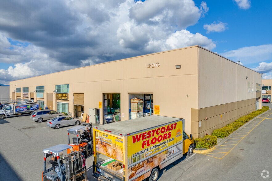 More Photos Of 7728 128 St, Surrey Warehouse For Lease