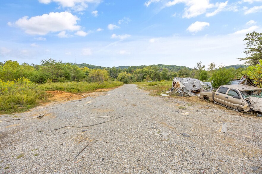 More Photos Of 1021 E Hendron Chapel Rd, Knoxville Manufacturing For Sale