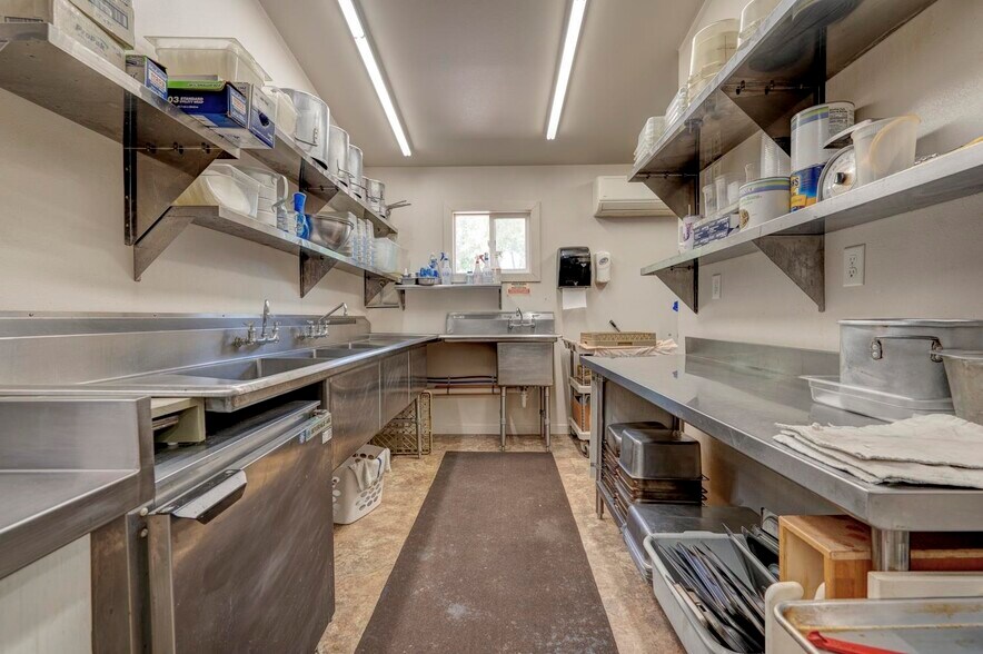 More Photos Of 100 Hill Ave, Spirit Lake Restaurant For Sale