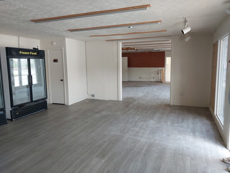 More Photos Of 2464 Winder Hwy, Dacula Storefront For Sale