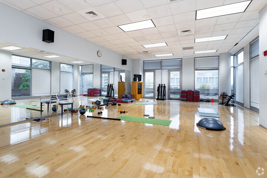 More Photos Of 1 Bausch and Lomb Pl, Rochester Office For Lease