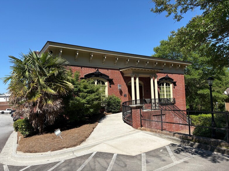 More Photos Of 8649 Ellard Dr, Alpharetta Unknown For Lease