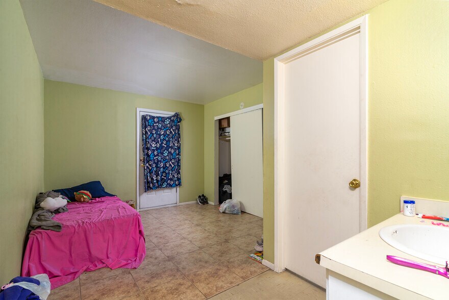 More Photos Of 2444 E Willetta St, Phoenix Multifamily For Sale