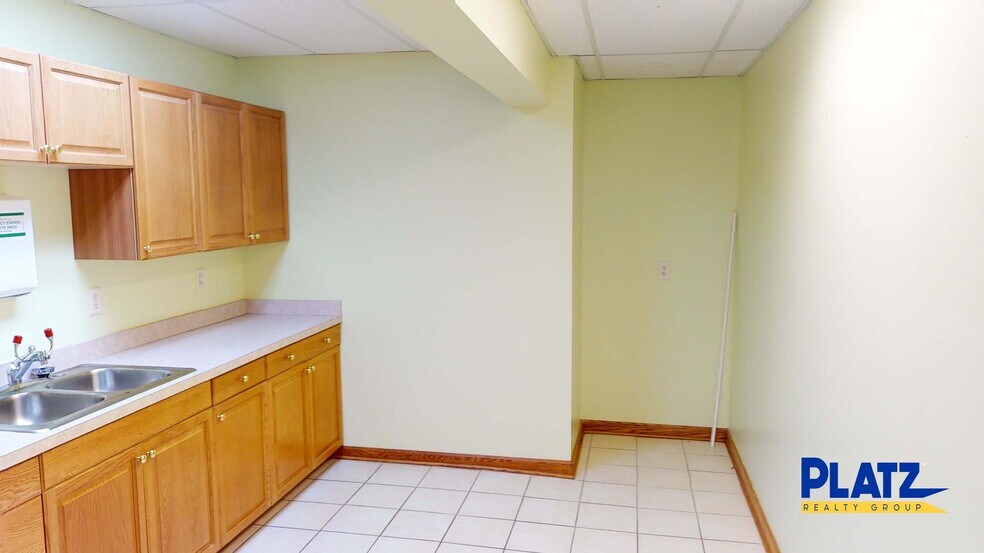 More Photos Of 1616 E Liberty St, Girard General Retail For Sale