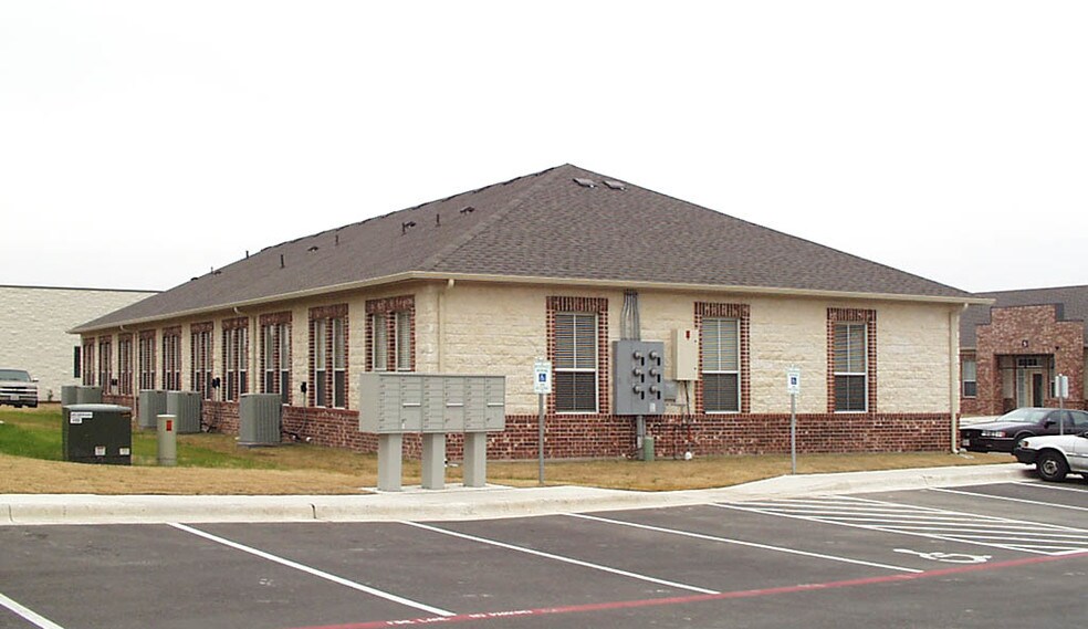 More Photos Of 595 Round Rock West, Round Rock Office For Lease