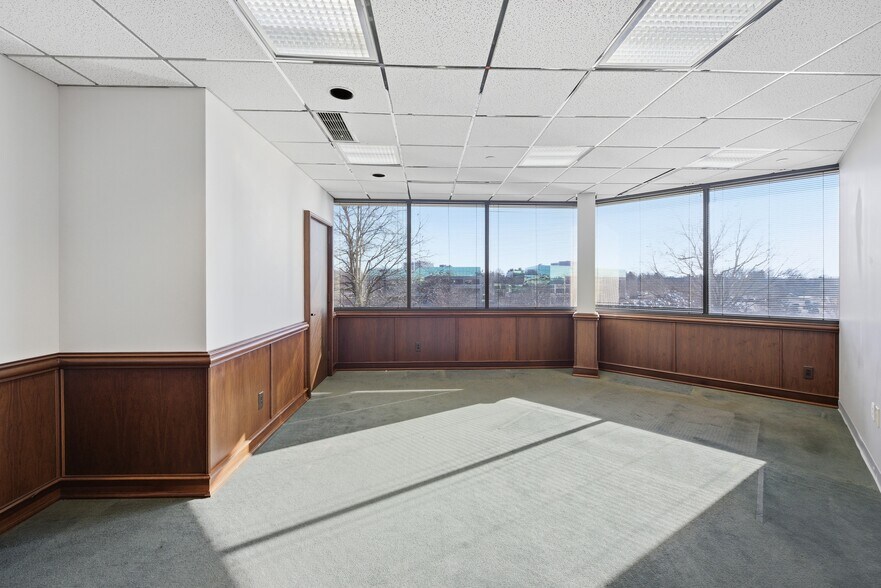 More Photos Of 8790 Governors Hill Dr, Cincinnati Office For Sale