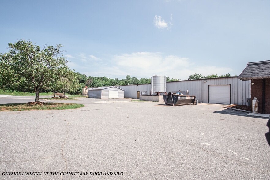 More Photos Of 12445 Grey Commercial Rd, Midland Warehouse For Sale
