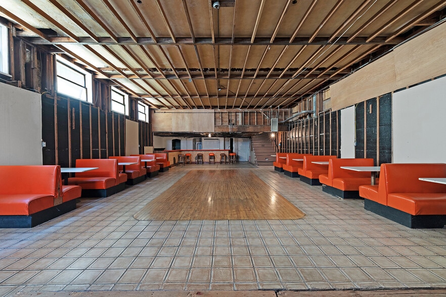 More Photos Of 1755 Washington Ave, San Leandro Bar For Sale