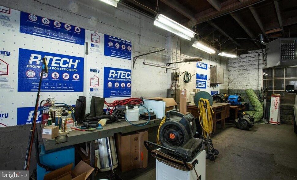 More Photos Of 1537 Bridge St, New Cumberland Auto Dealership For Lease