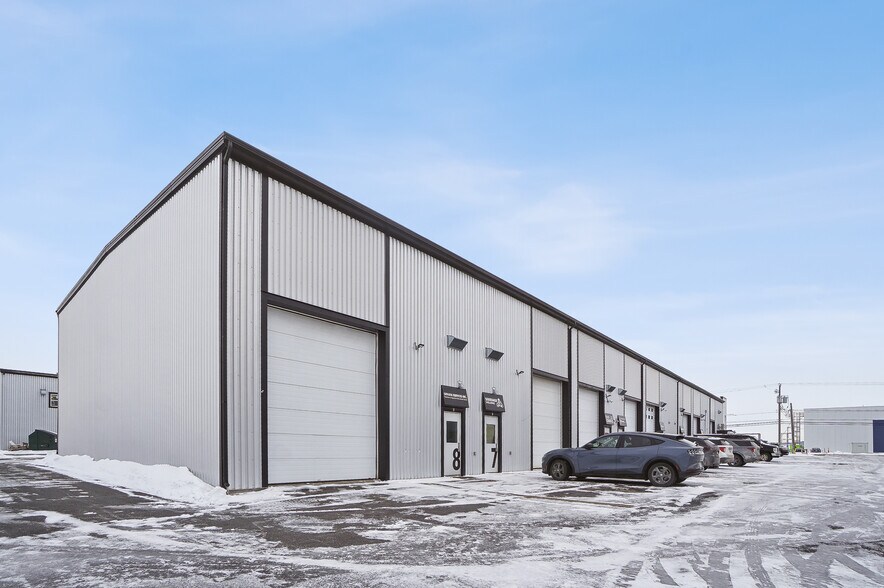 More Photos Of 1356 Boul Lionel-Boulet, Varennes Warehouse For Sale