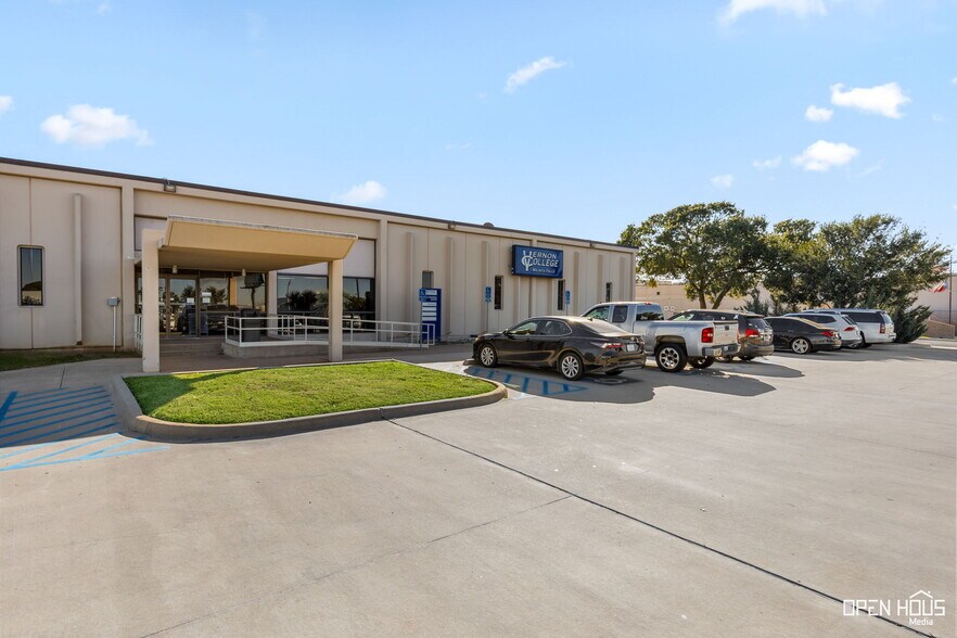 More Photos Of 2813 Central Fwy E, Wichita Falls Industrial For Sale