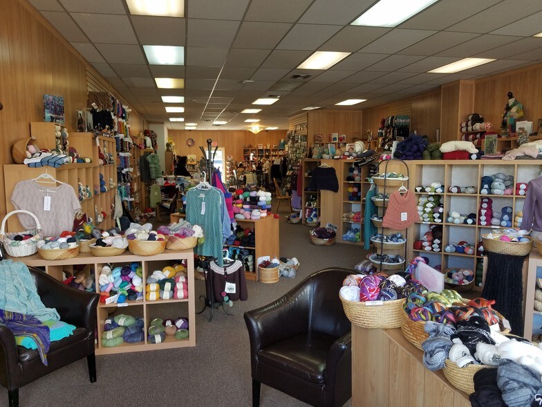 More Photos Of 34 Hempstead Tpke, Farmingdale General Retail For Sale