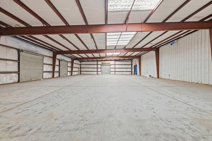 More Photos Of 619 Cassat Ave, Jacksonville Warehouse For Lease