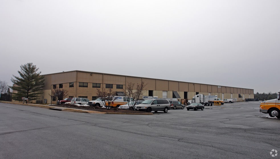 More Photos Of 10902-10904 Carolina Dr, Manassas Warehouse For Lease