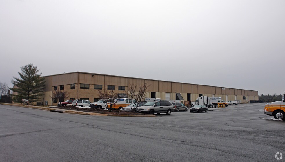 More Photos Of 10902-10904 Carolina Dr, Manassas Warehouse For Lease