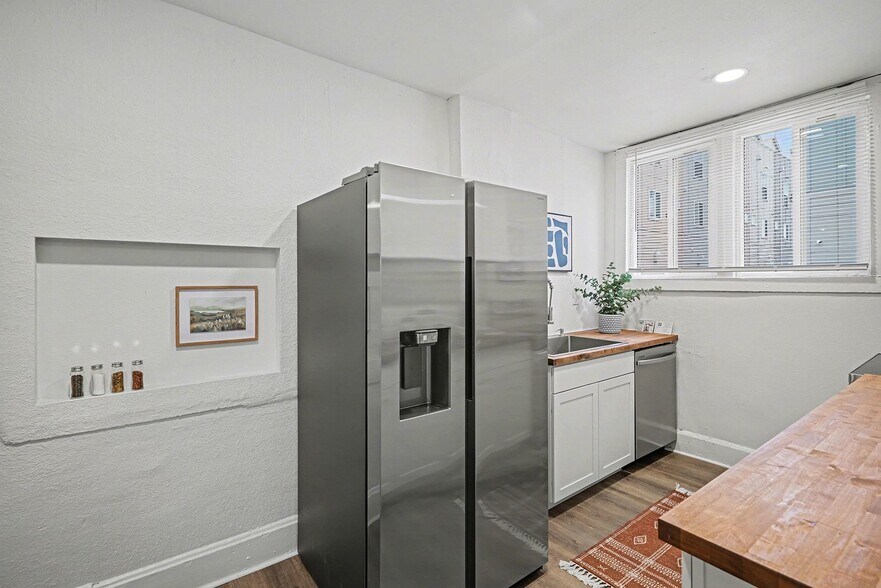 More Photos Of 924 W 9th Ave, Denver Office For Sale