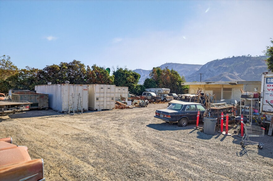 More Photos Of 870 Corporation St, Santa Paula Truck Terminal For Sale