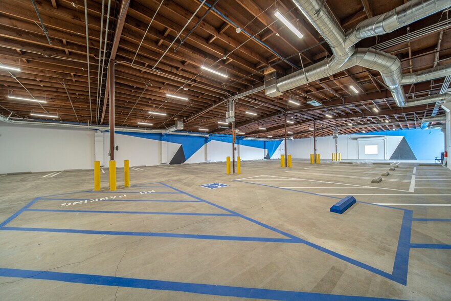 Primary Photo Of 1322-1326 Obispo Ave, Long Beach Warehouse For Lease