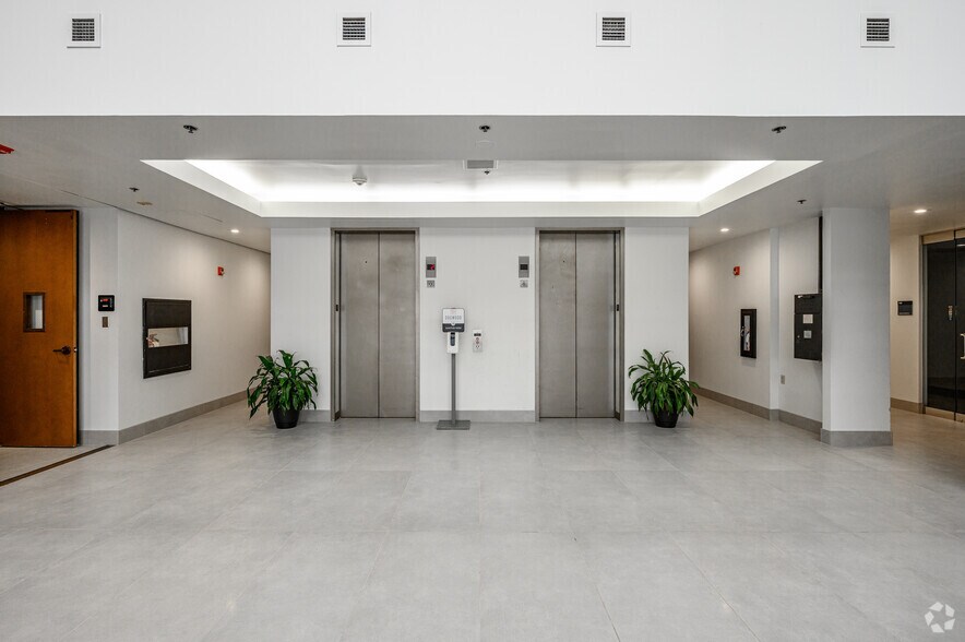 More Photos Of 10300 N Central Expy, Dallas Unknown For Lease