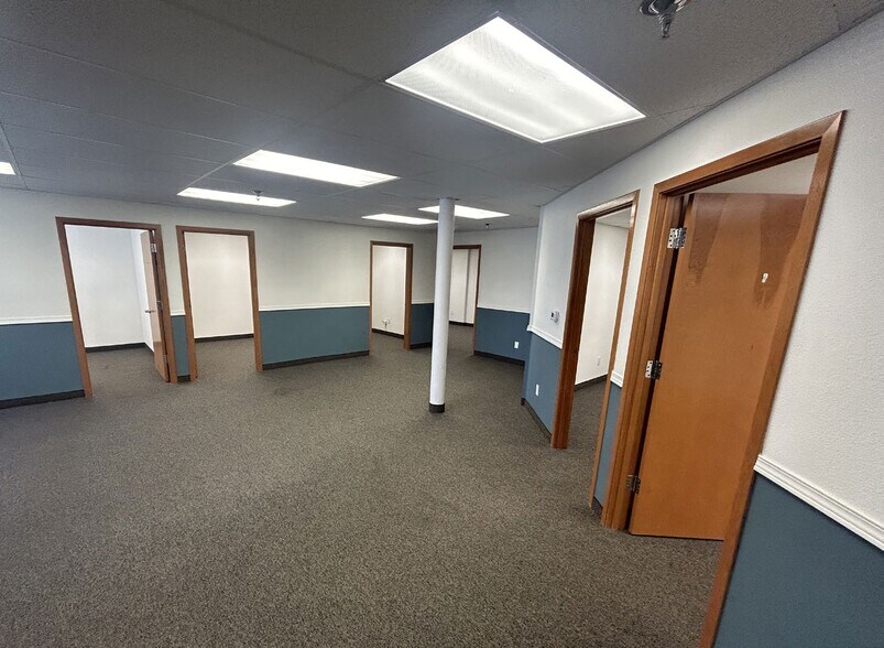 More Photos Of 15800 SE Piazza Ave, Clackamas Flex For Lease