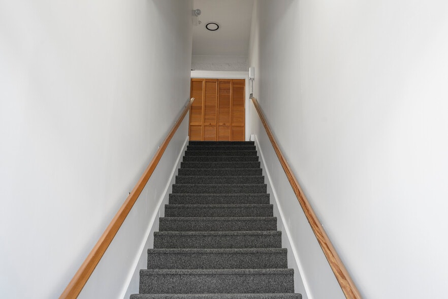 More Photos Of 395 Sabattus St, Lewiston General Retail For Sale